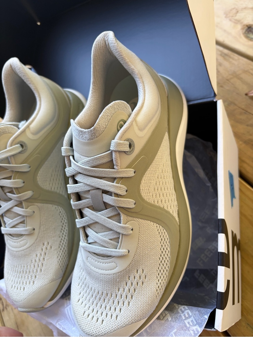 NIB Lululemon size 7 Athletic Sneakers - Picture 6 of 10